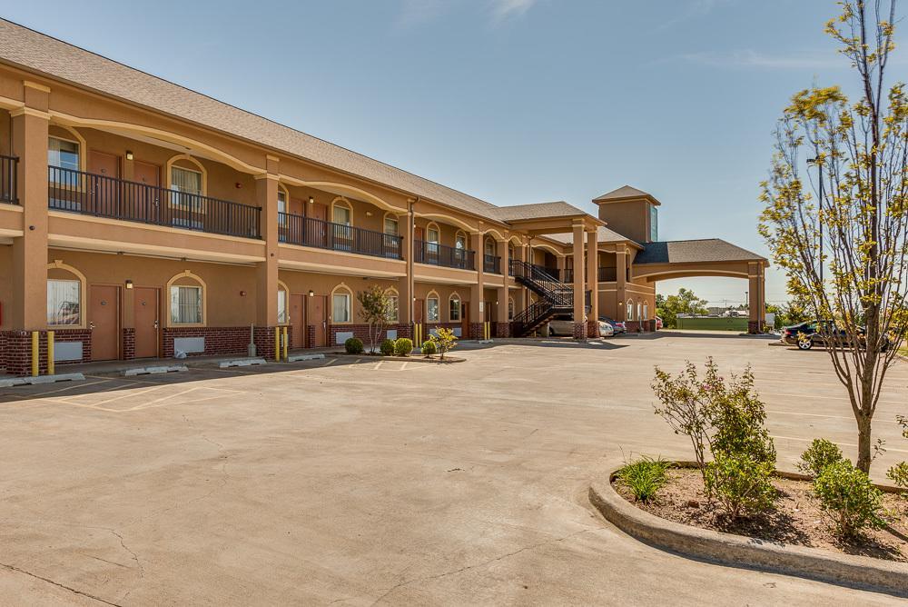 Executive Inn & Suites Cushing エクステリア 写真